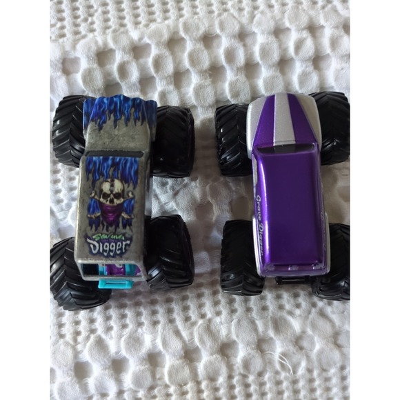 Grave Digger Monster Jam Due Cast Toy Trucks Lot Of 2 - Picture 3 of 5
